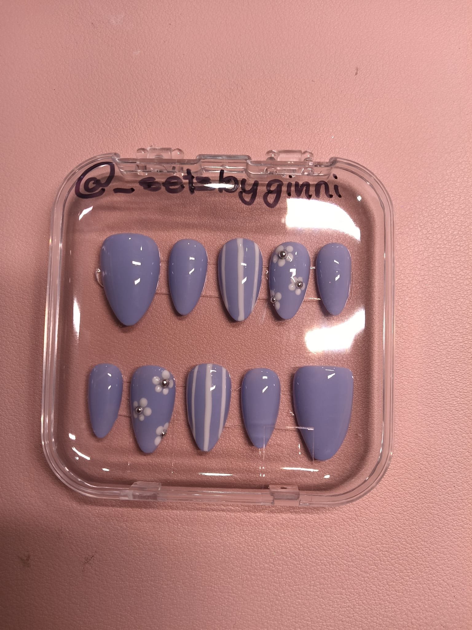 Lavender Daisy & Silver Studs press-on nail set by Sets by Ginni