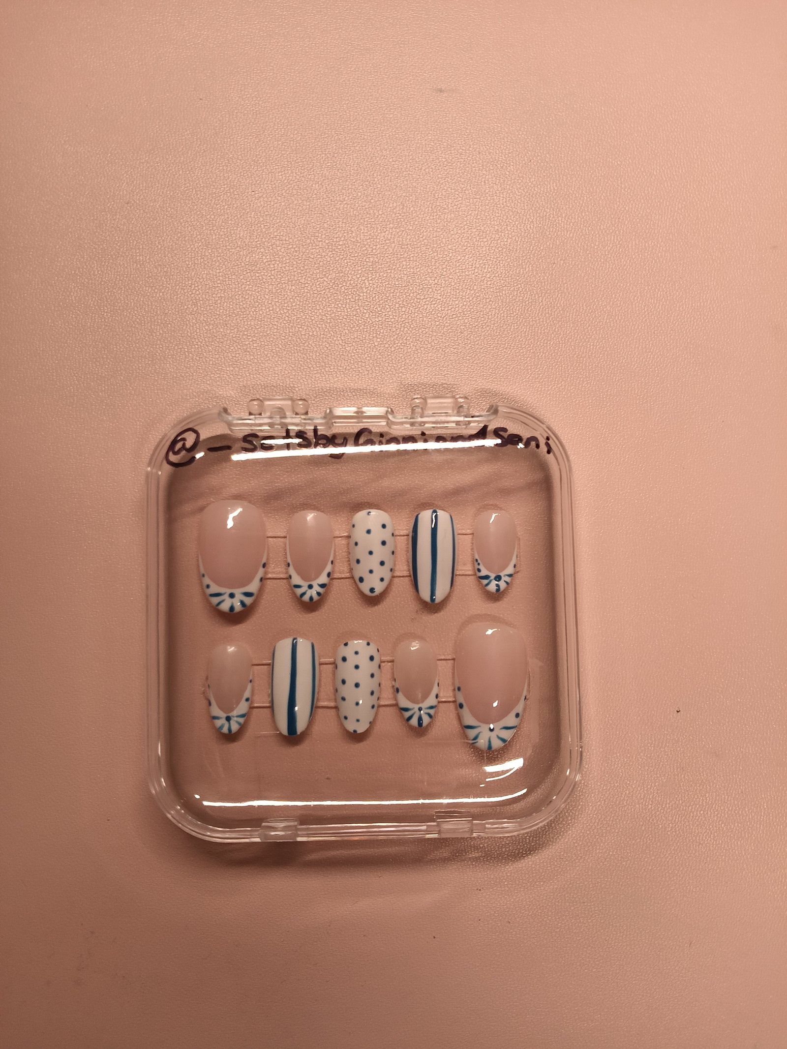 Coastal Chic Sunburst press-on nail set by Sets by Ginni