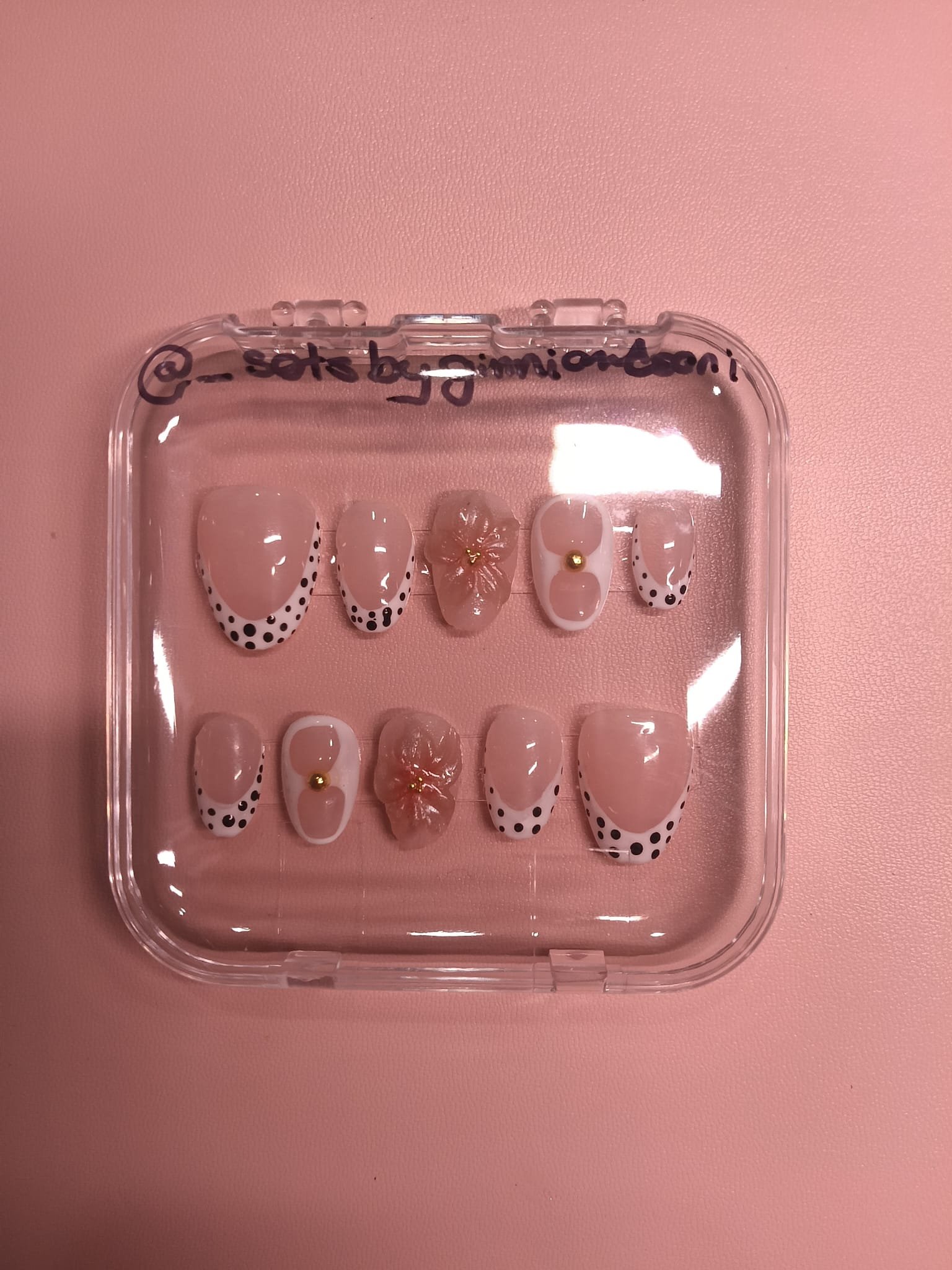 Monochrome Blossom & Pearl Caviar press-on nail set by Sets by Ginni